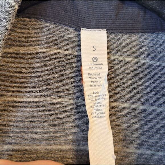 Lululemon Men's Charcoal Grey Striped Polo Shirt Size S - Picture 3 of 6